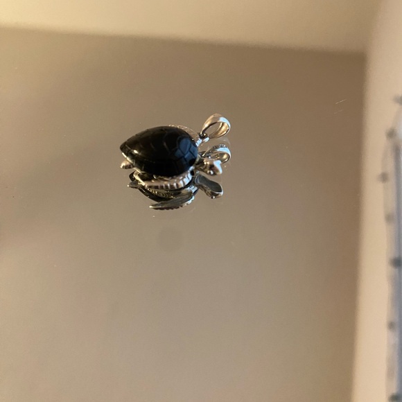 Maui Divers Jewelry Honu Collection Sea Turtle Pendant Charm - Picture 11 of 16